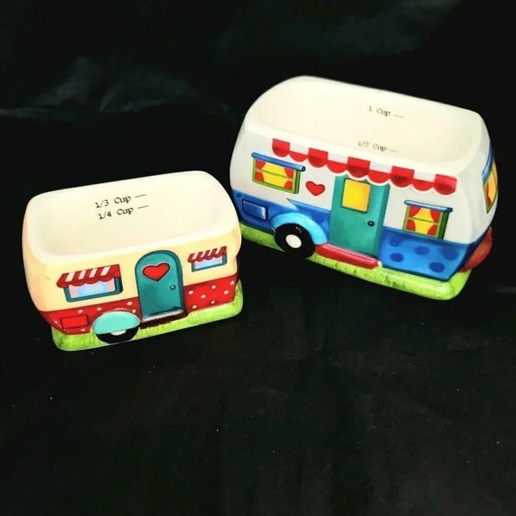 LTD COMMODITIES Pair Travel Campers of Measuring Cups - Picture 1 of 5